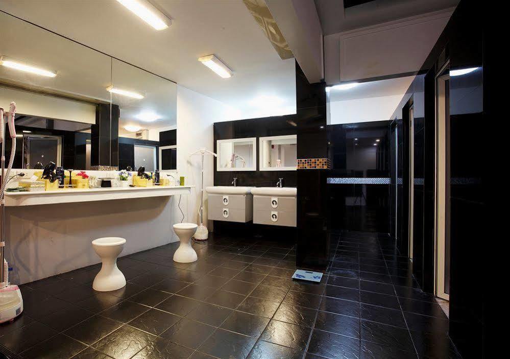 Capsule Hostel Patong ภายนอก รูปภาพ